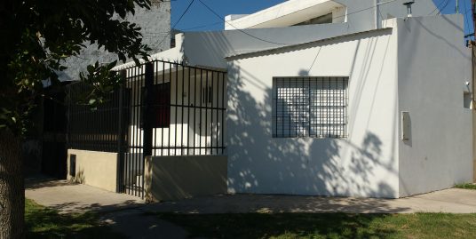 ALQUILER I Casa 2 Dorm I Güemes 7800 I $450000