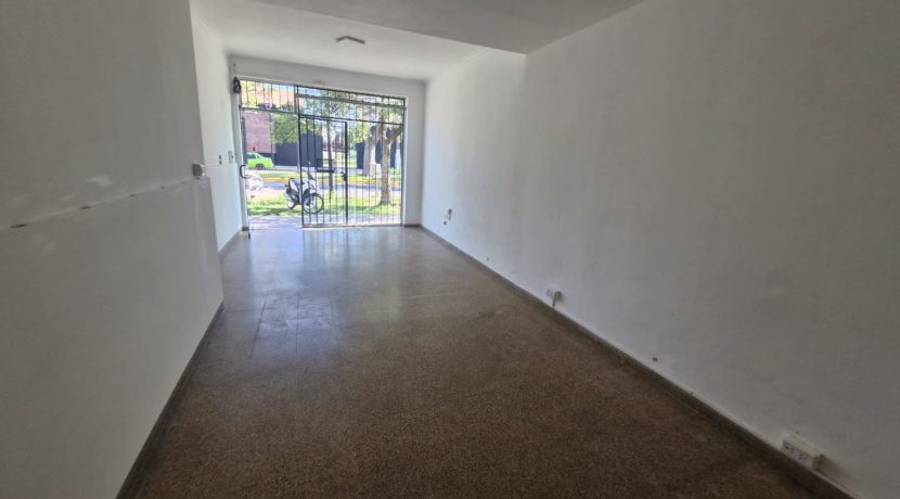 WhatsApp Image 2025-11-20 at 10.09.23